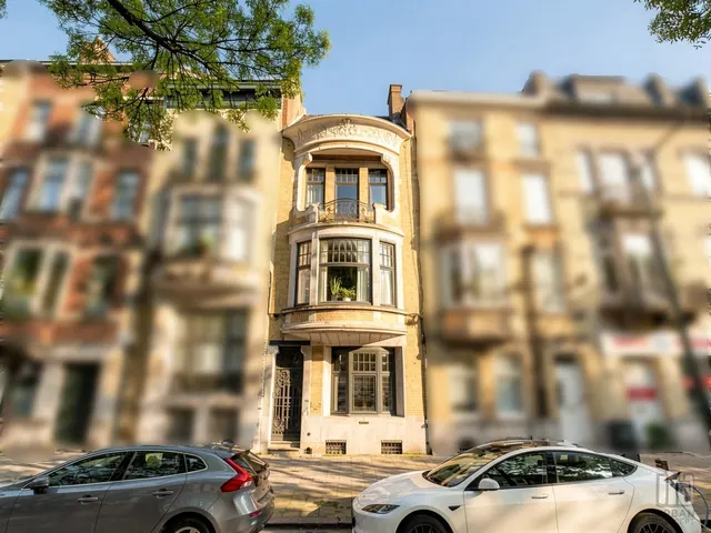 Maison de maître te koop in Laeken – 1/10