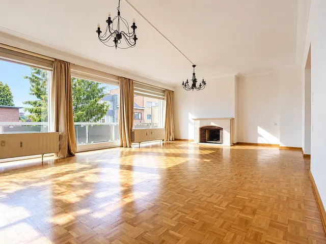 Appartement te koop in Laeken – 1/10