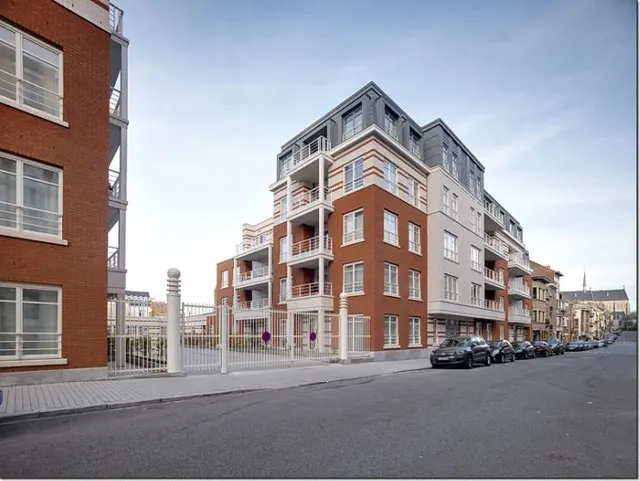 Appartement te huur in Etterbeek – 1/9