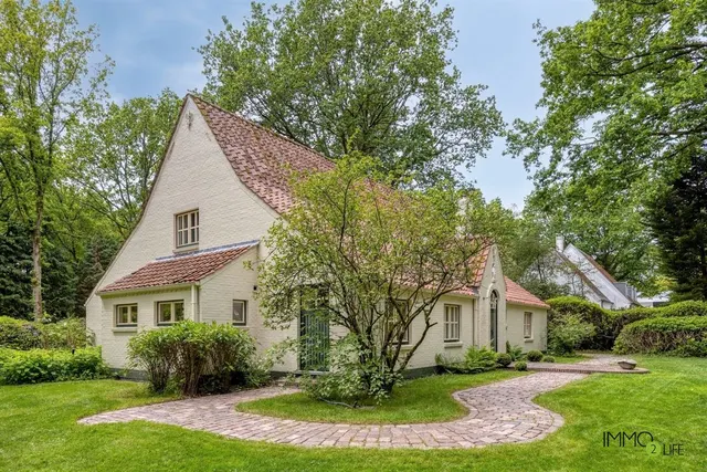 Villa à vendre à Kapellen – 1/10