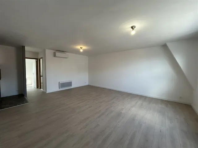 Appartement te huur in Péruwelz – 1/9