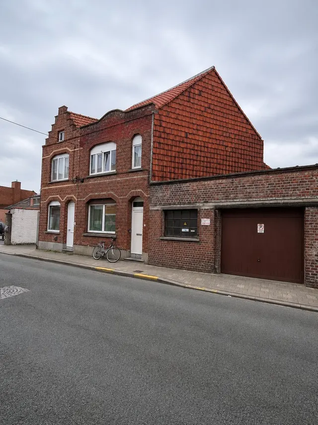 Huis te koop in Izegem – 1/10