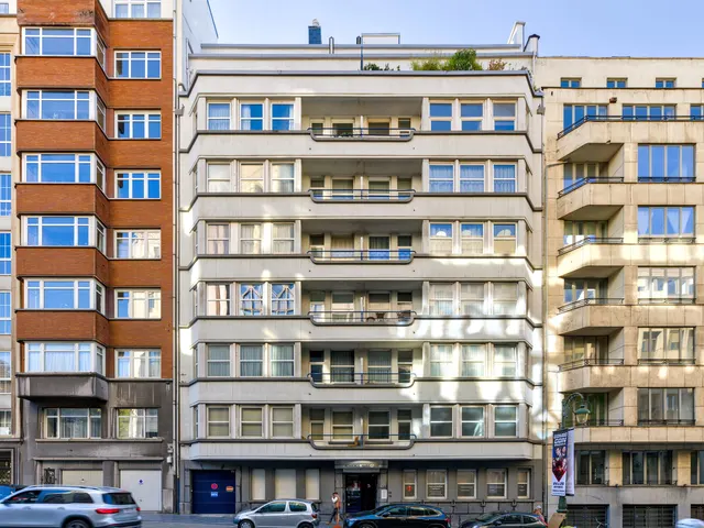 Appartement te koop in Etterbeek – 1/10