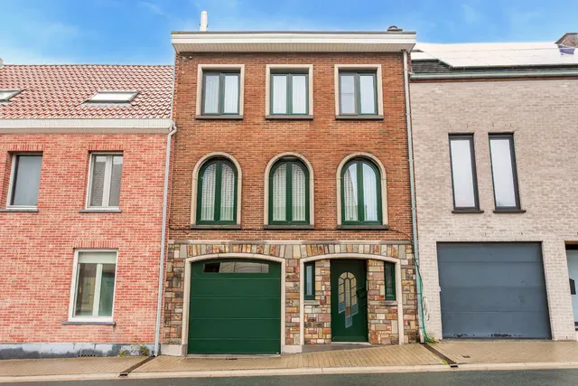 House for sale in Halle – 1/10