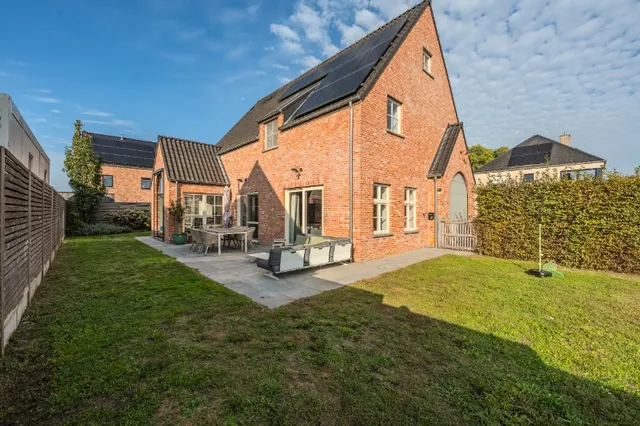 Villa à vendre à Sijsele – 1/10