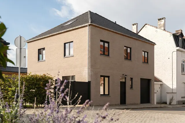 Huis te koop in Waterloo – 1/10