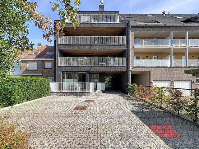 Appartement te huur in Sint-Kruis – 1/10