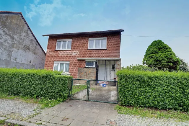 Huis te koop in Fontaine-l'Évêque – 1/9