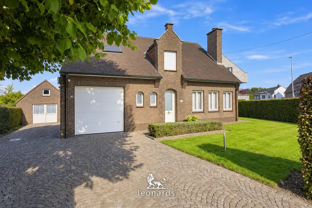 Huis te koop in Waregem – 1/10