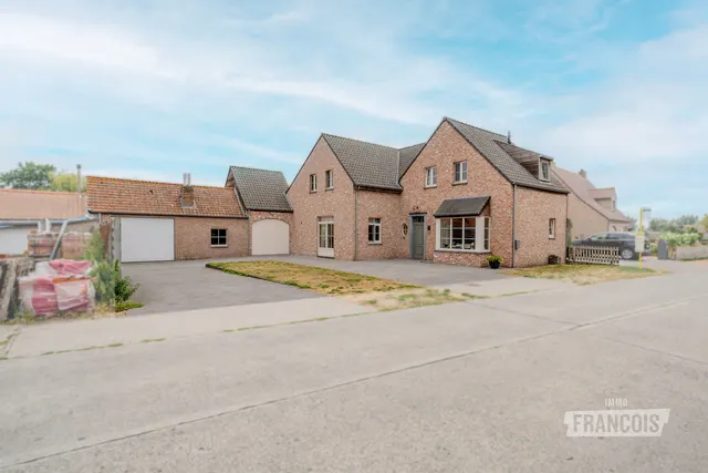 Huis te koop in Jabbeke – 1/10