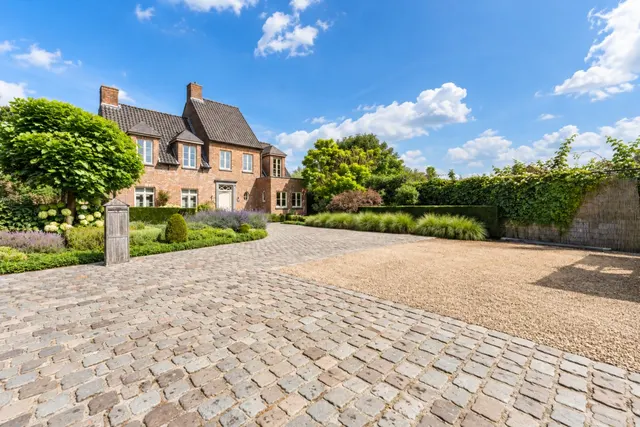 Villa te koop in Damme – 1/10