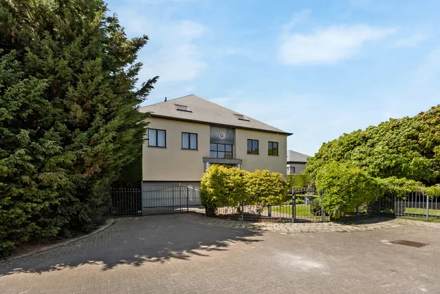 Villa te koop in Wilrijk – 1/10