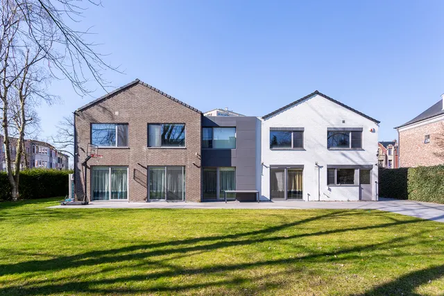 Villa te koop in Wilrijk – 1/10