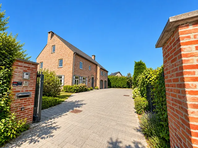 Villa te koop in Waterloo – 1/10
