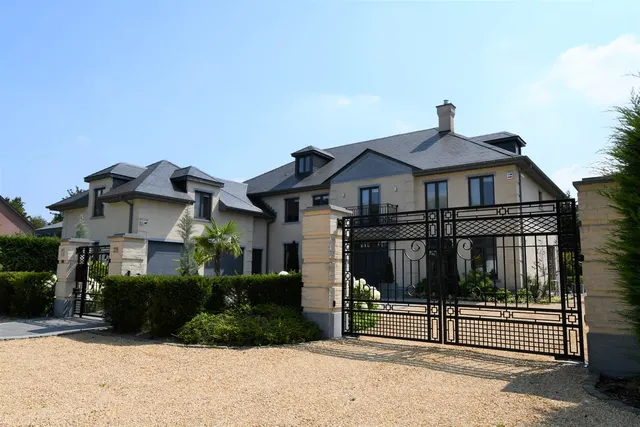 Villa te koop in Waterloo – 1/10