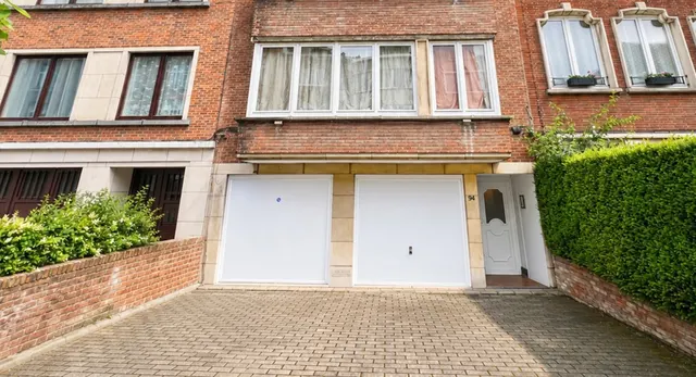 Gesloten Garagebox te huur in Woluwe-Saint-Lambert