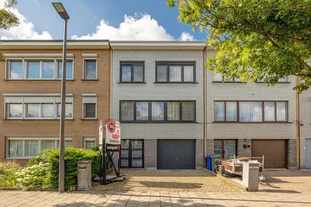 Huis te koop in Merksem – 1/10
