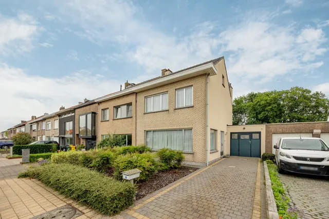 Huis te koop in Stabroek – 1/10