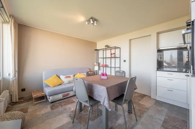 Appartement te koop in De Haan – 1/10