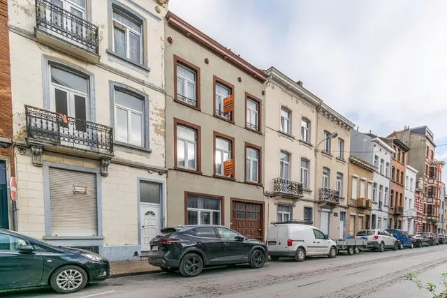 Appartement te koop in Schaerbeek – 1/6