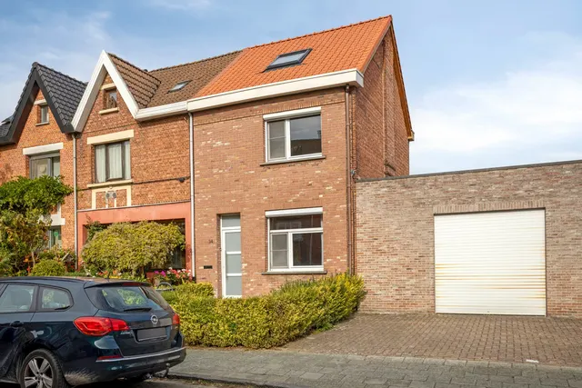 Huis te koop in Berchem – 1/10