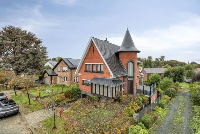 Villa te koop in Dilbeek – 1/10
