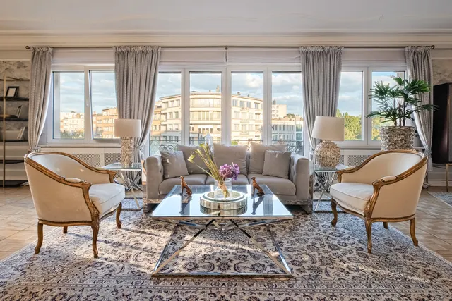 Appartement te koop in Ixelles – 1/10