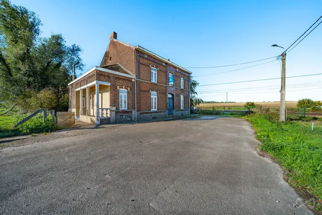 Huis te koop in Hennuyères – 1/10