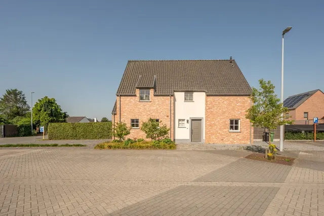 Villa for sale in Damme – 1/10