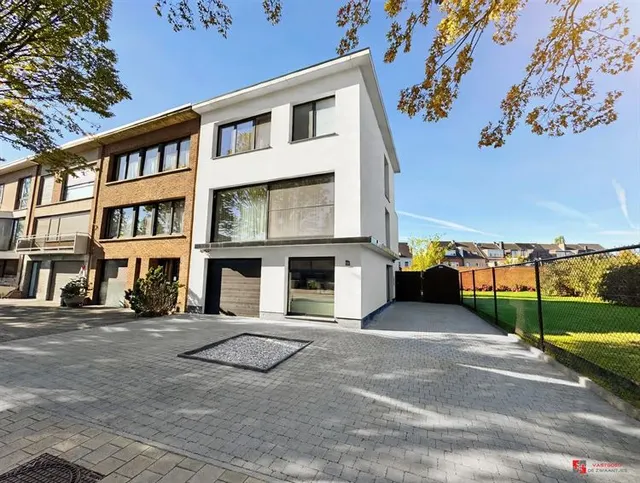Huis te koop in Wilrijk – 1/10