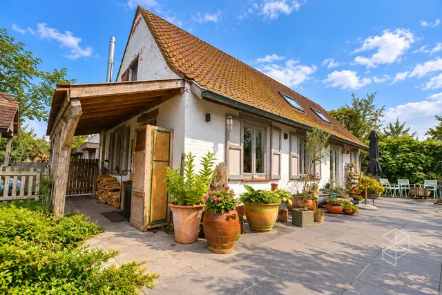 Woning for sale in Assebroek – 1/10