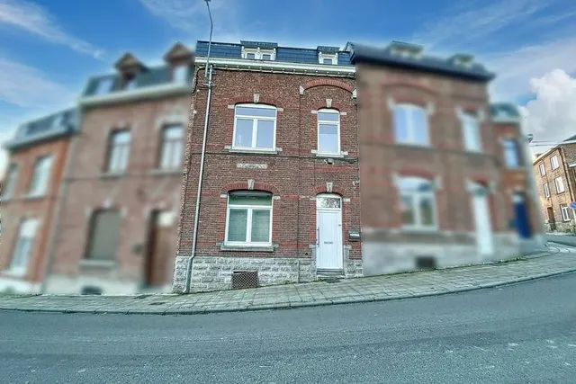 Huis te huur in Saint-Servais – 1/10