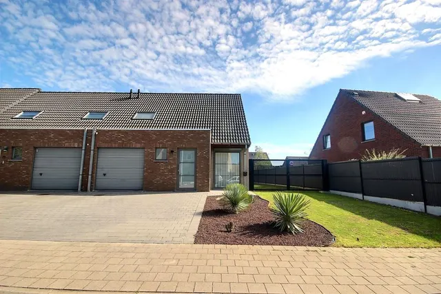 Huis te koop in Luingne – 1/10