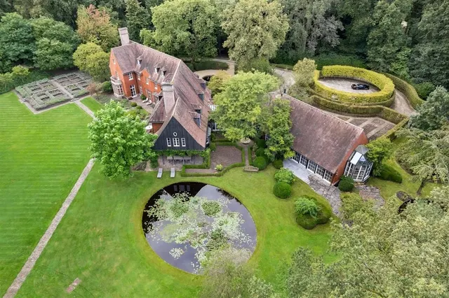 Huis te koop in Brasschaat – 1/10