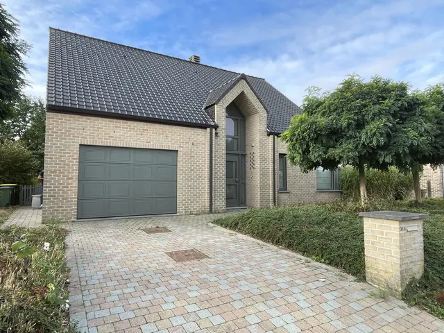Huis for sale in Landen – 1/10