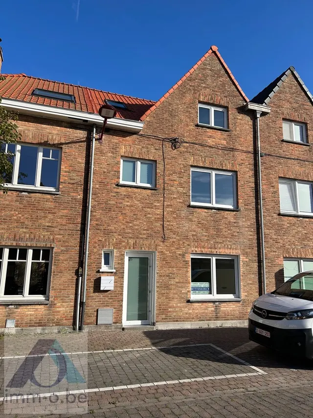 Rijwoning te koop in Oostende – 1/10