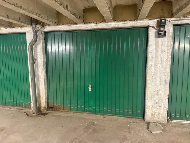 Gesloten Garagebox te koop in Koekelberg – 1/4