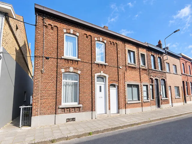 Maison à vendre à Gilly – 1/10
