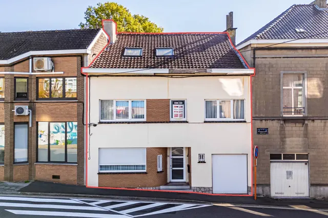 Huis te koop in La louviÈre – 1/10
