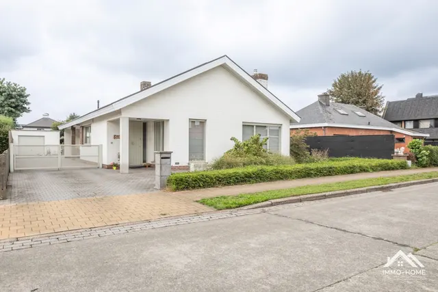 Huis te koop in Lochristi – 1/10