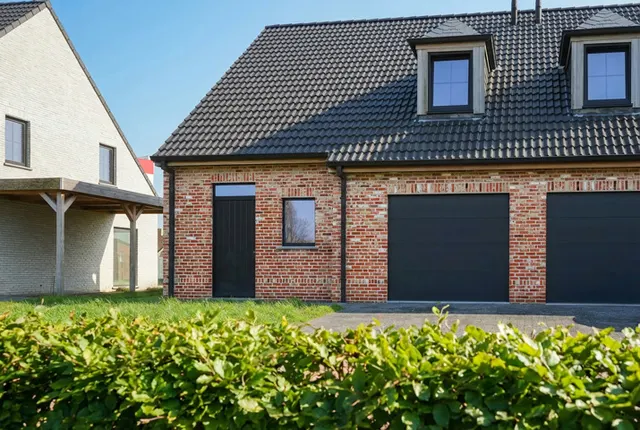 Huis te koop in Ooigem – 1/10