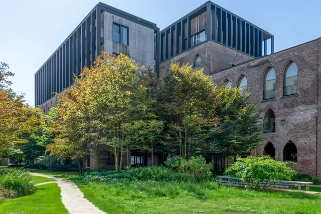Appartement te koop in Wijnegem – 1/10