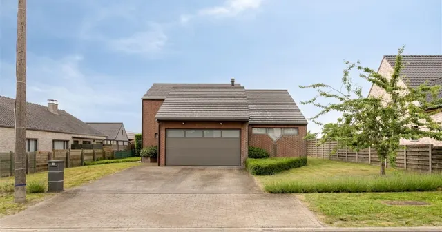 Huis for sale in Aalter – 1/4