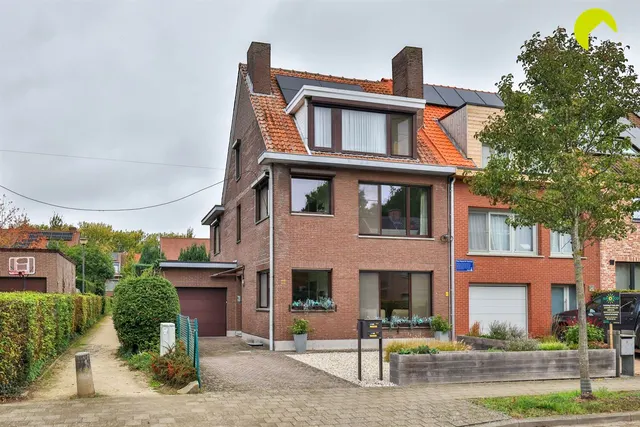 Huis te koop in Mortsel – 1/10