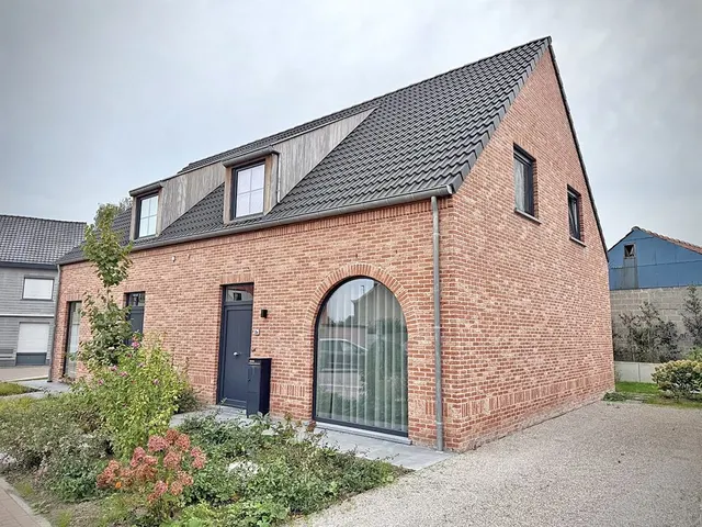 House for rent in Oosterzele – 1/10