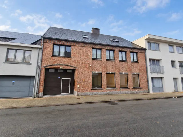appartementsgebouw te koop in Appels – 1/10