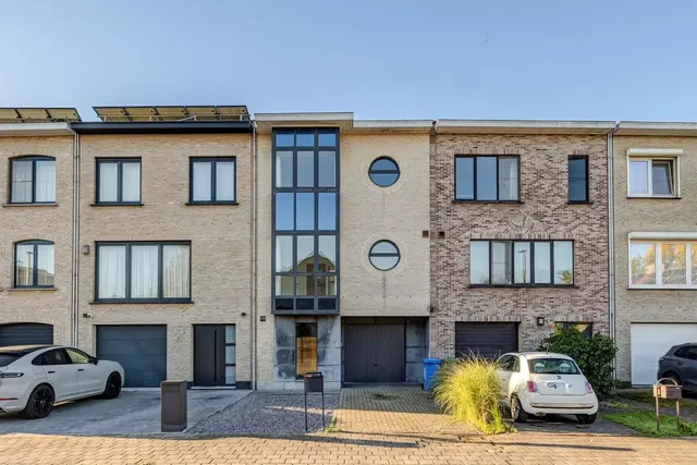 Huis for rent in Merksem – 1/10