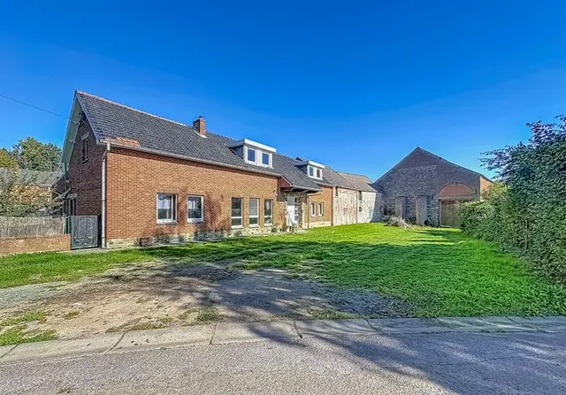 House for sale in Sars-La-Buissière – 1/10