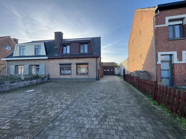 Huis for sale in Melsele – 1/10