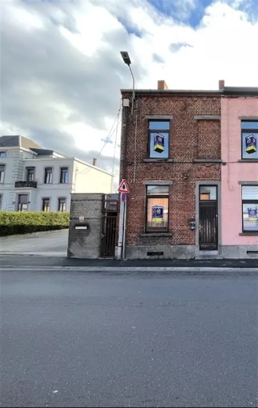 House for sale in Gilly À Vendre – 1/10